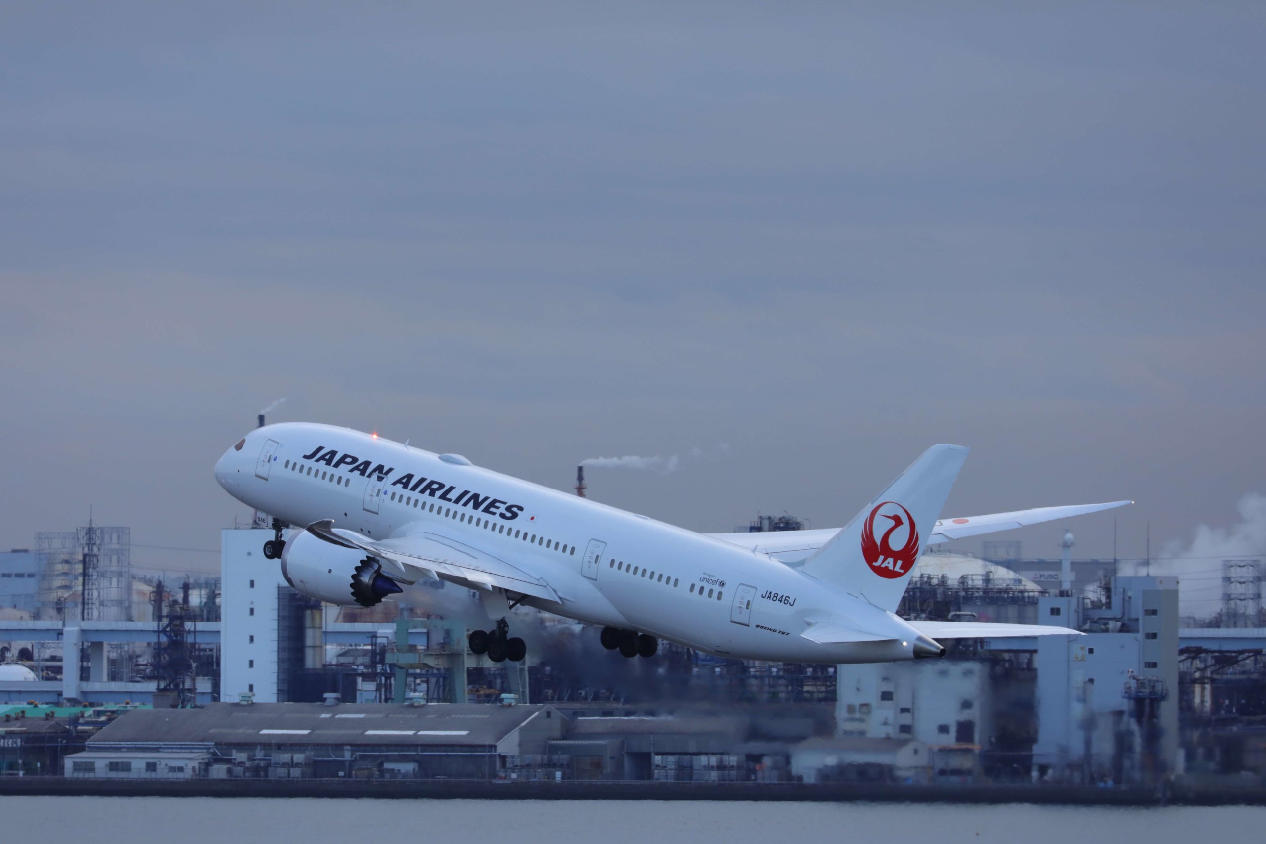 日本航空公司飞机起飞