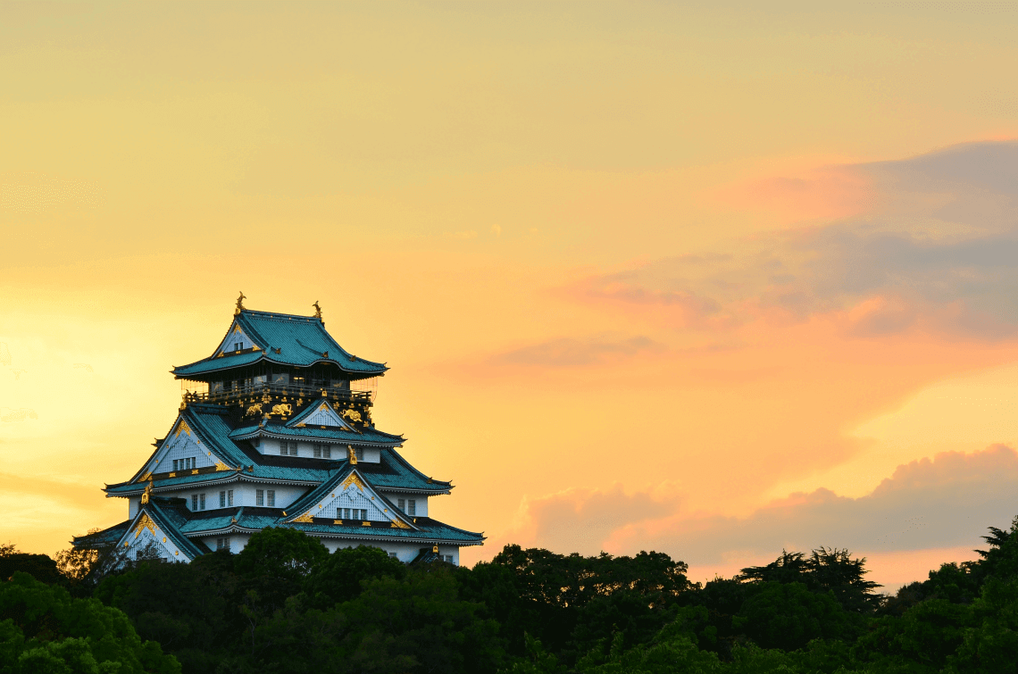 日本大阪城堡日落
