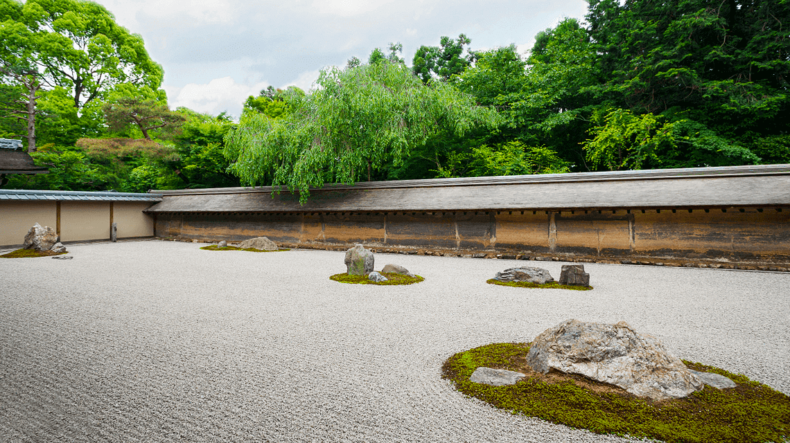著名的岩花园在良寺，京都，日本