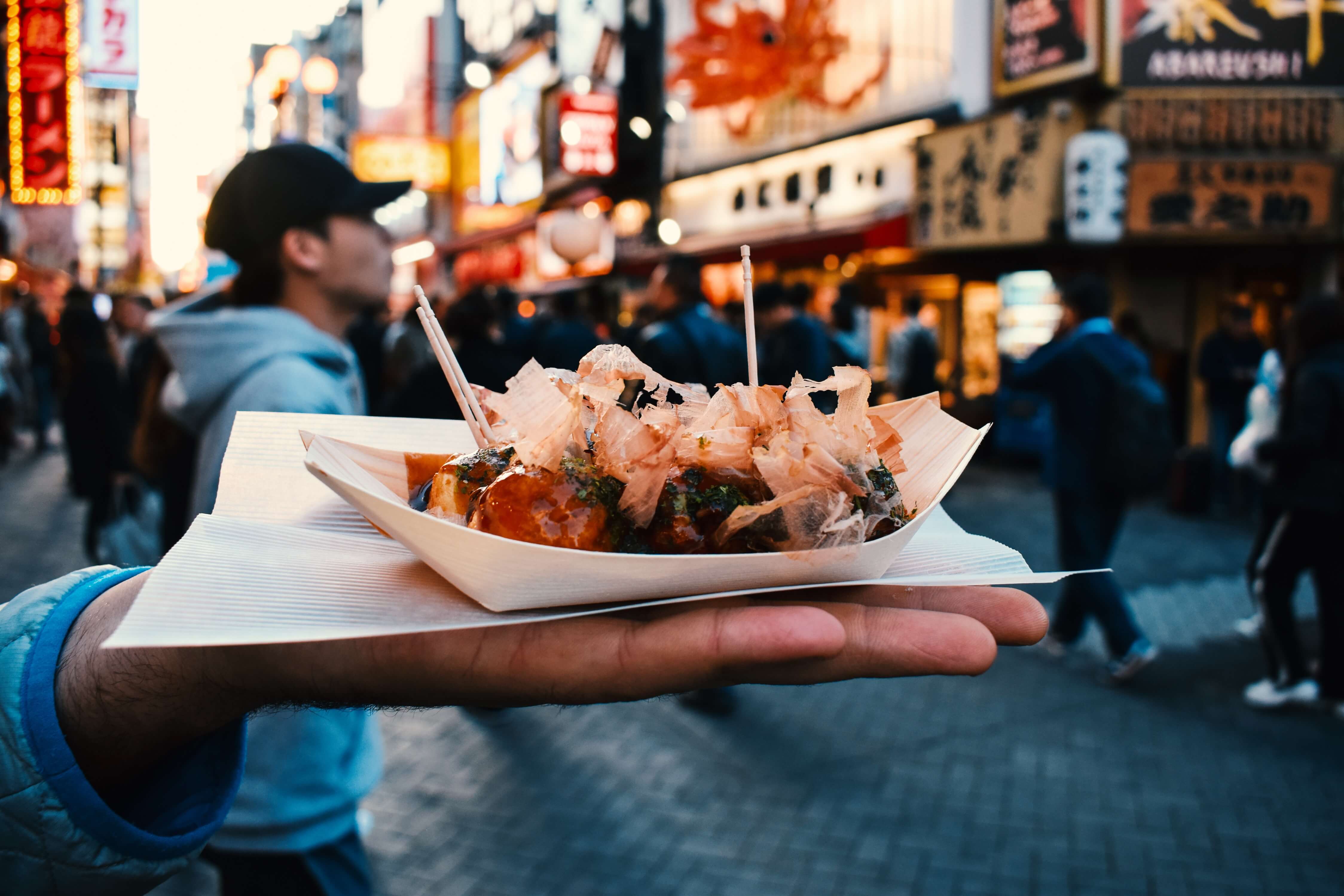 章鱼烧，日本大阪当地的一种休闲特色美食