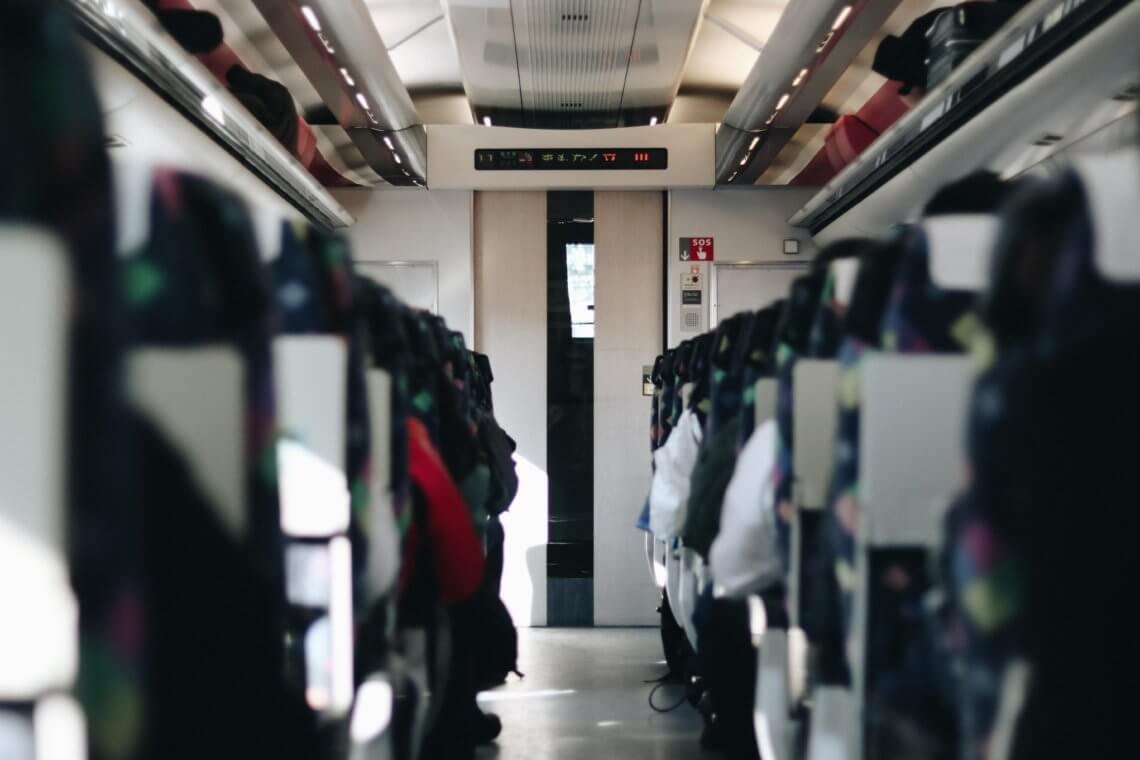 在日本的客运列车内