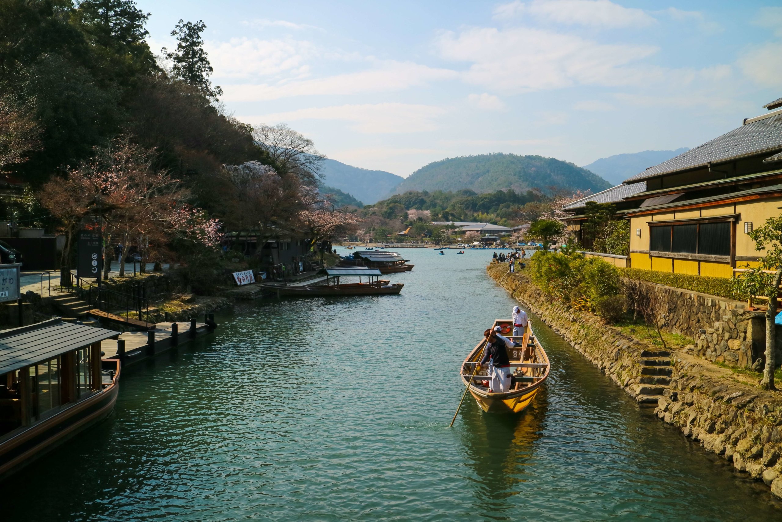 传统的船桂太郎河Arashiyama日本京都